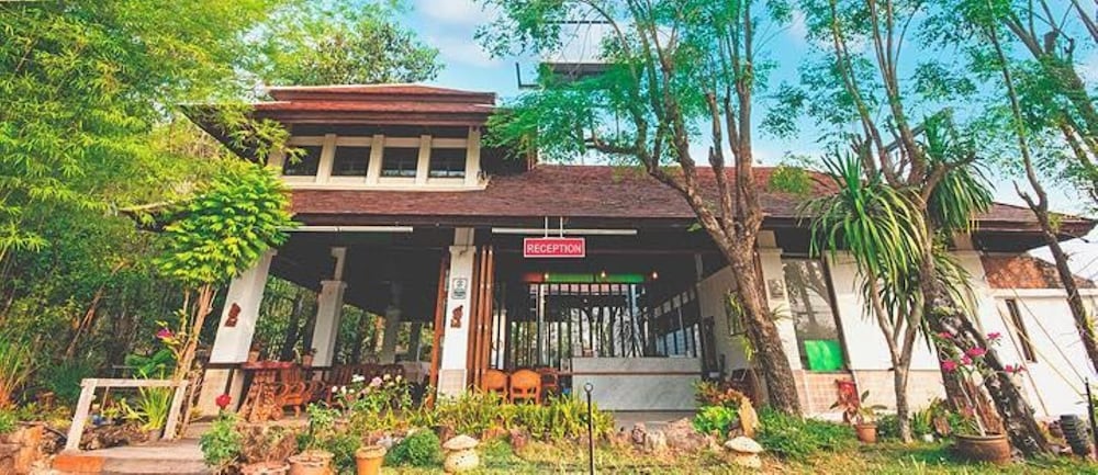 Tak Andaman Resort & Hotel 7/53