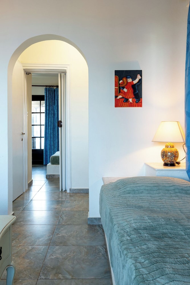 Family, Queen and Twin Beds, Sea View, Near the Pool، Assa Maris Beach Hotel 3/10