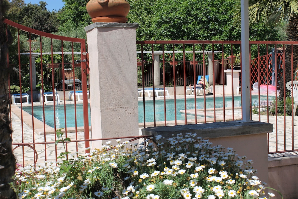 Chambres Dhotes Le Clos Des Oliviers 48/50