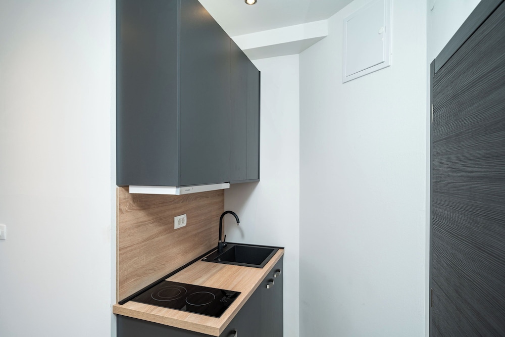 Bacan Serviced Apartments 34/64
