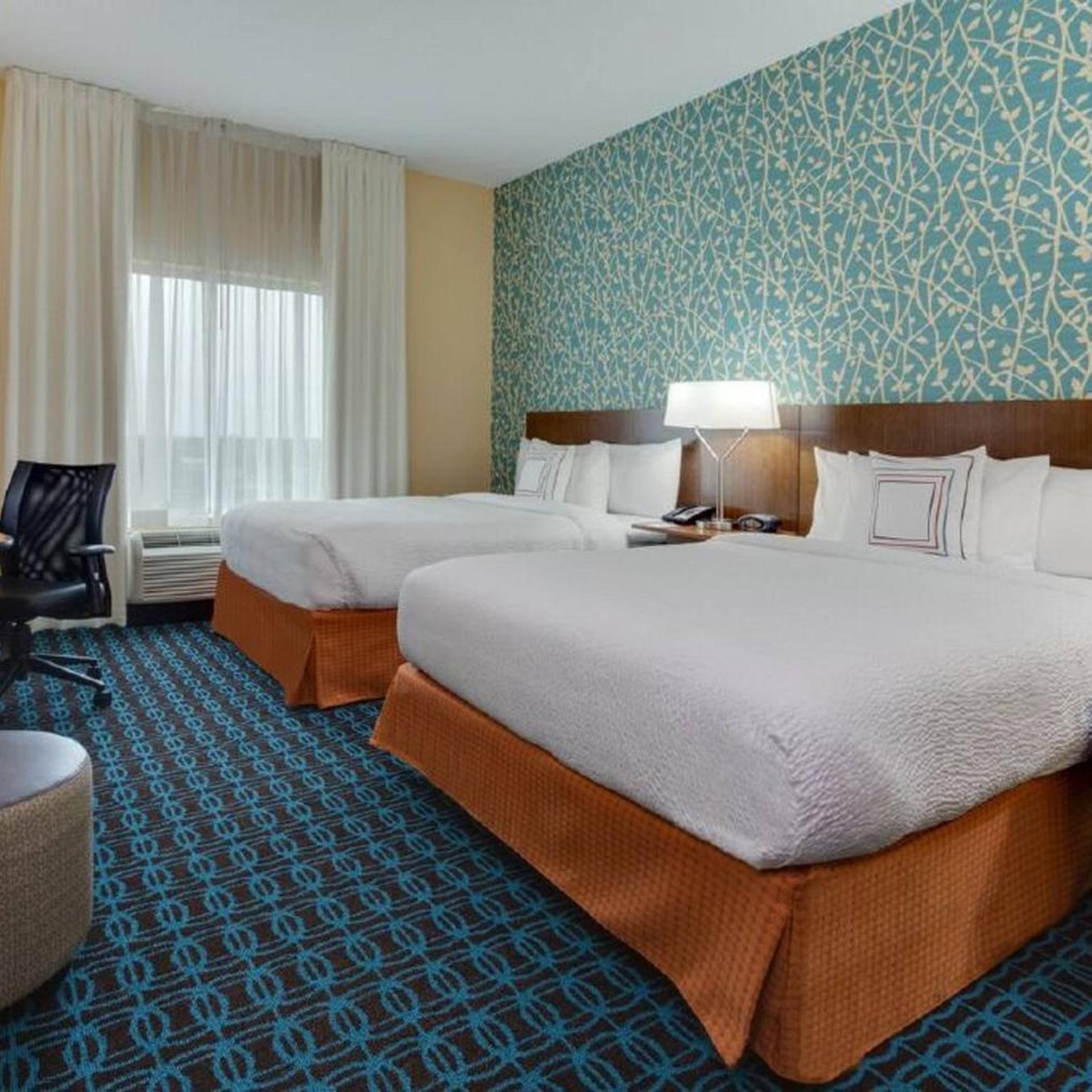 Room, 2 Queen Beds, Bathtub, Accessible
