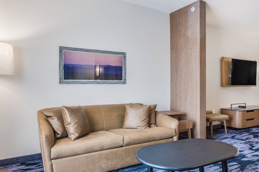 Fairfield Inn & Suites by Marriott Rolla 32/46