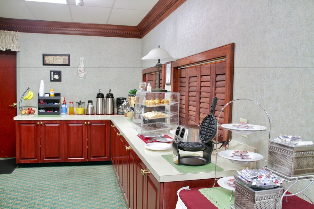 Grand Vista Hotel and Suites 49/61