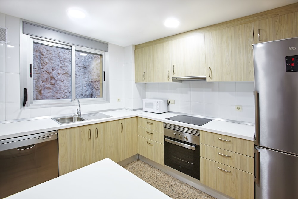 Universal Don Camilo Aparthotel 14/71