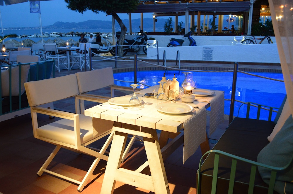 Oasis Beach Hotel Spa 57/76