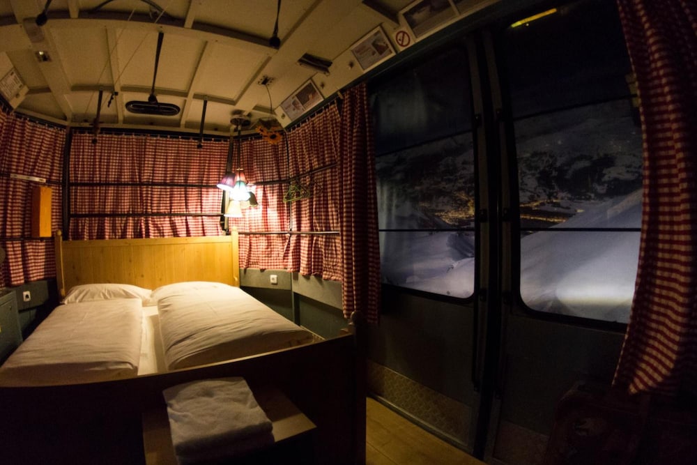 Basecamp Bonn 26/50