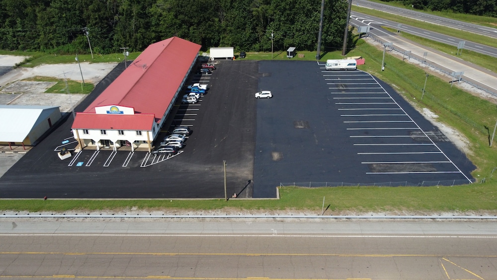Days Inn by Wyndham Holladay 30/50
