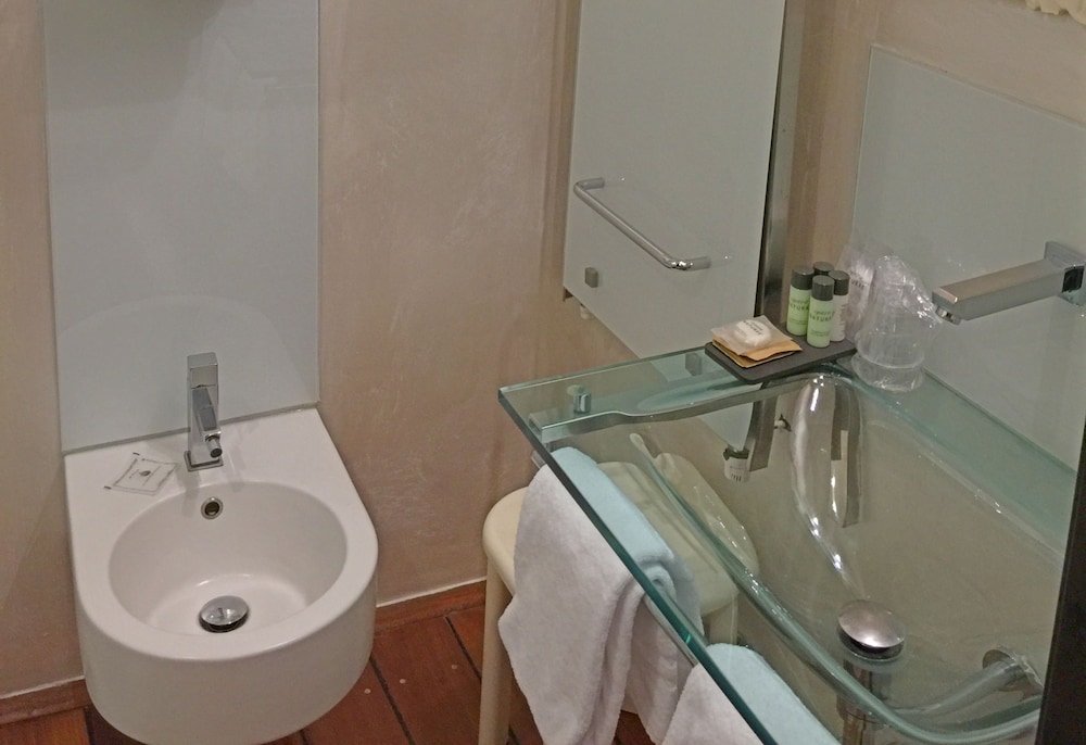 جناح جونيور بسرير كوين، Borghese Palace Art Hotel 3/3