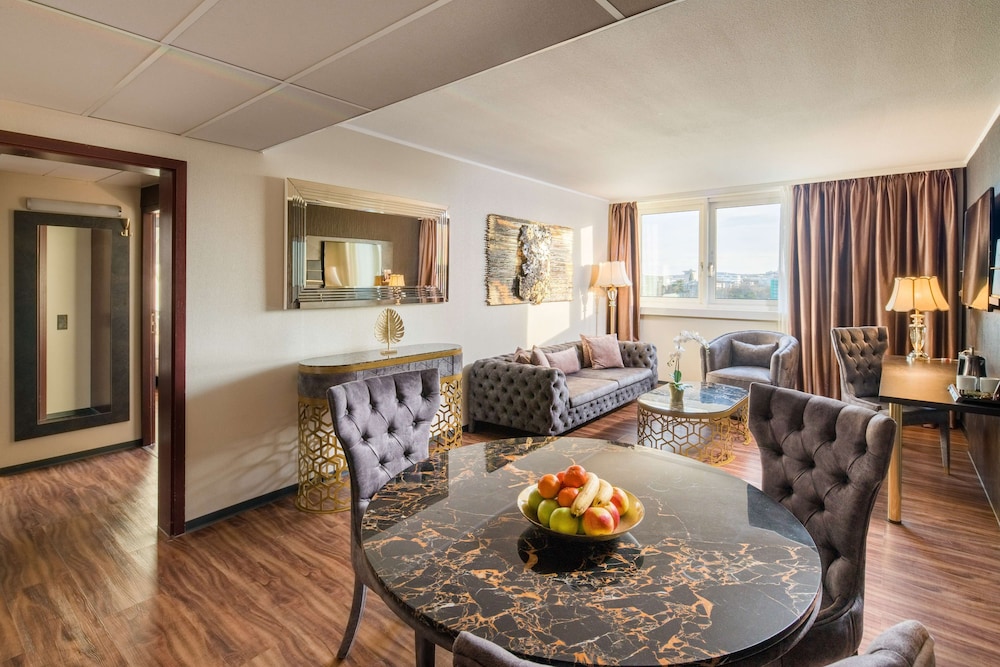 Plaza Hotel Darmstadt 23/46