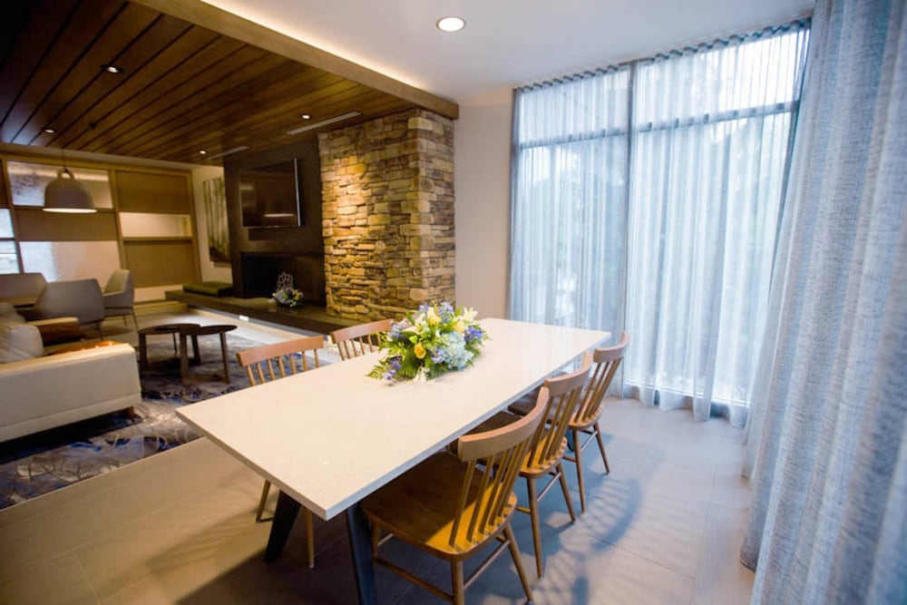 Fairfield Inn Suites Philadelphia Broomall Newtown Square 39/49
