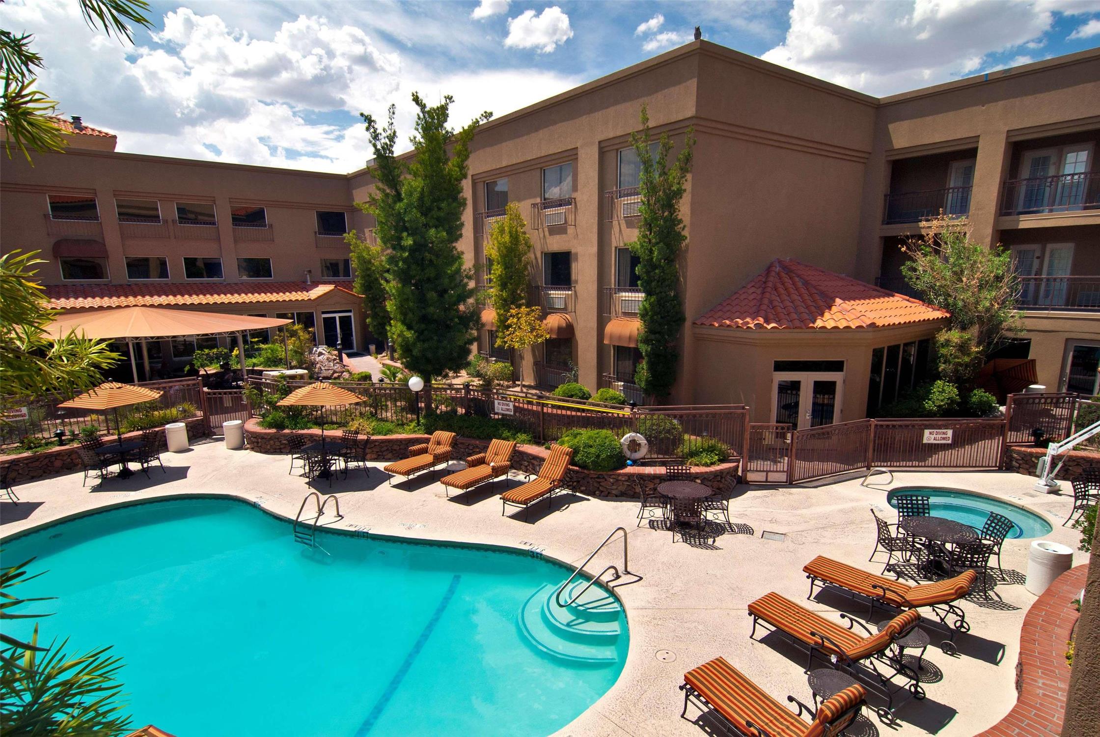 Radisson Hotel El Paso Airport 41/42