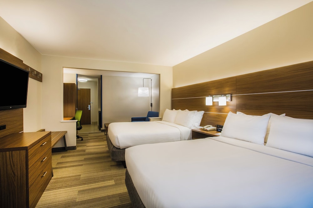 Holiday Inn Express Suites Cedar City 25/49