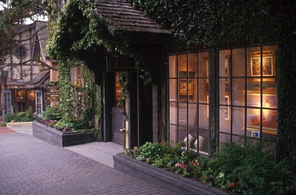 Pine Inn 9/56