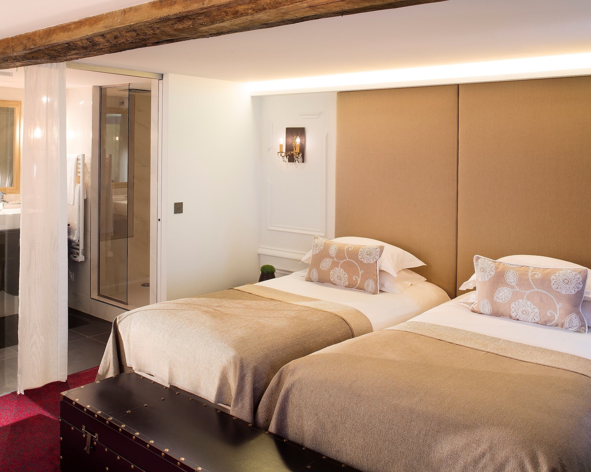 SUPERIOR, DOUBLE BED