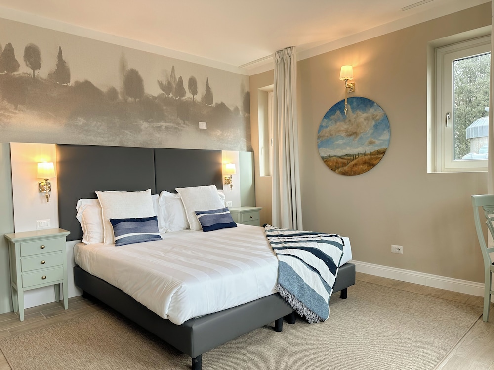 Tuscan, Comfort, King Bed