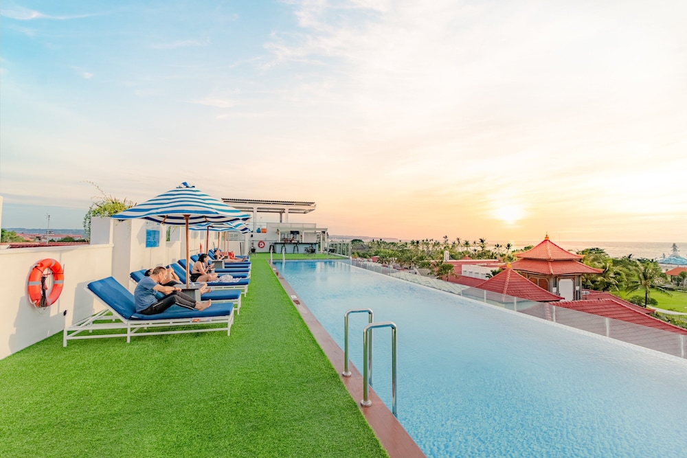 HOLIDAY INN EXPRESS BARUNA BALI 66/73