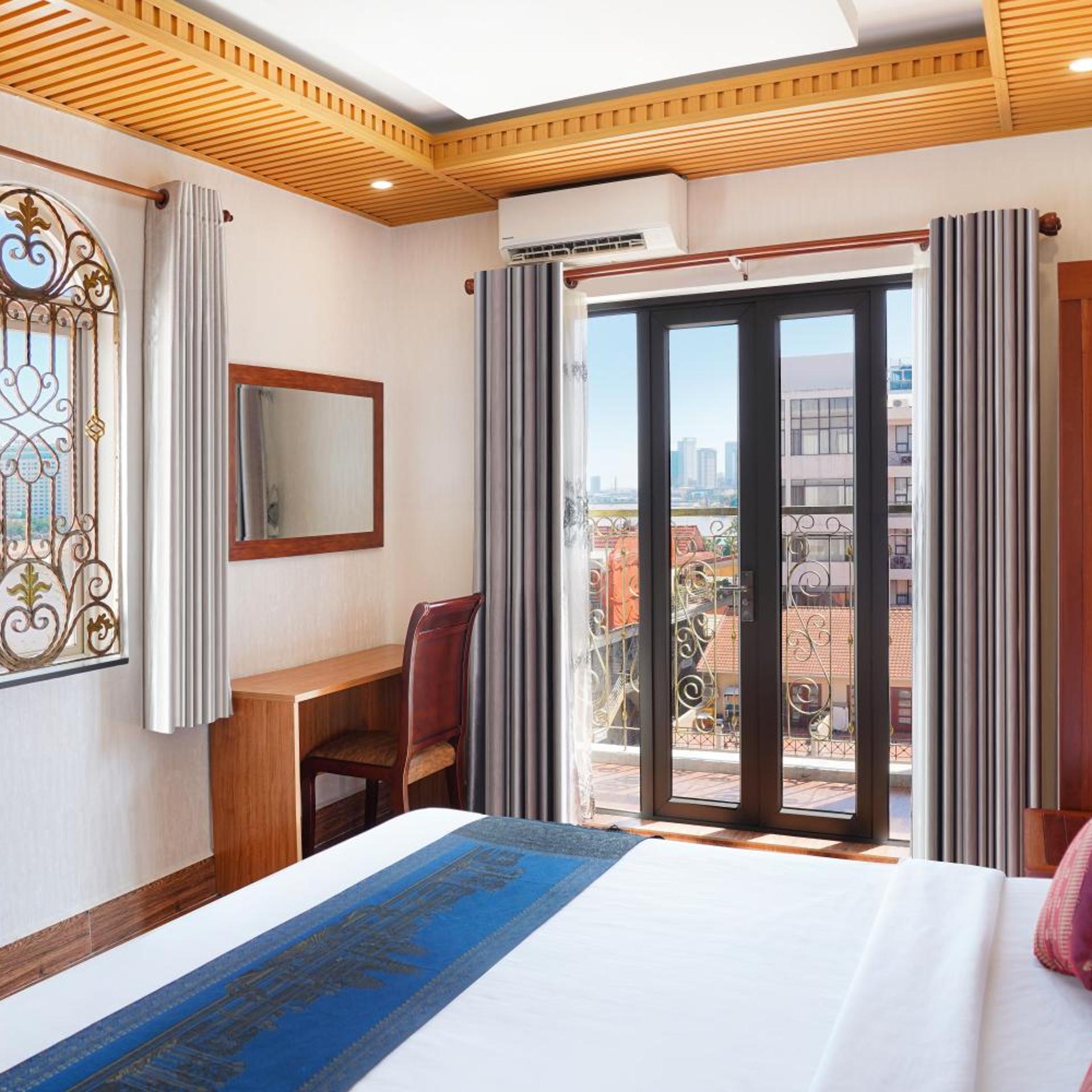 جناح بسرير كينج بإطلالة على النهر، Phuminh Hotel Riverside 2/5
