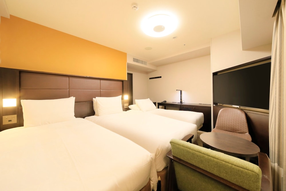 SUPERIOR, TWIN BEDS, WITH EXTRA BED