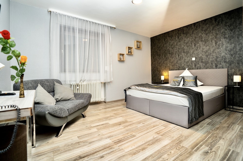 Parkhotel Lindenhof 20/40