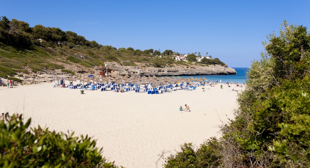 Insotel Cala Mandia Resort Spa 65/71