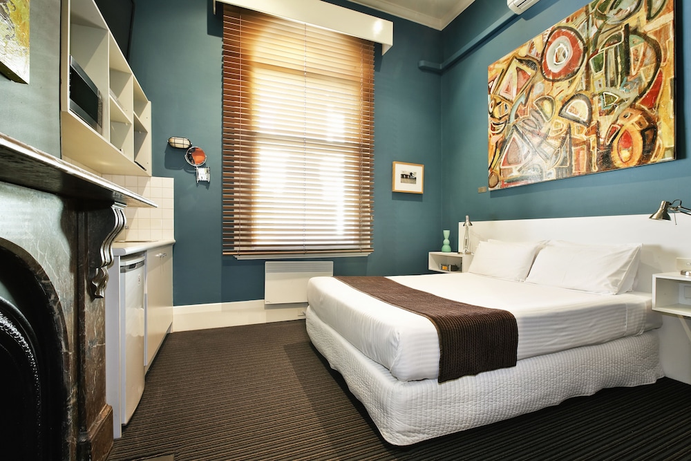 Tolarno Hotel 35/52
