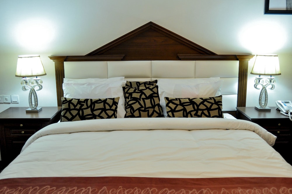 Caledonian Suites 26/63