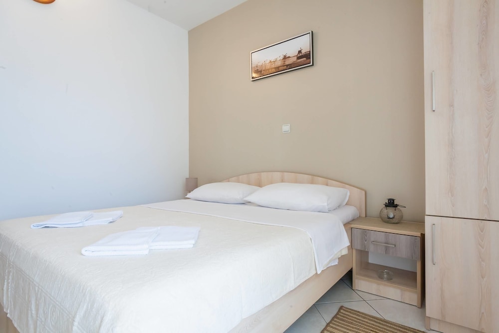 Villa Mitrovic 16/50