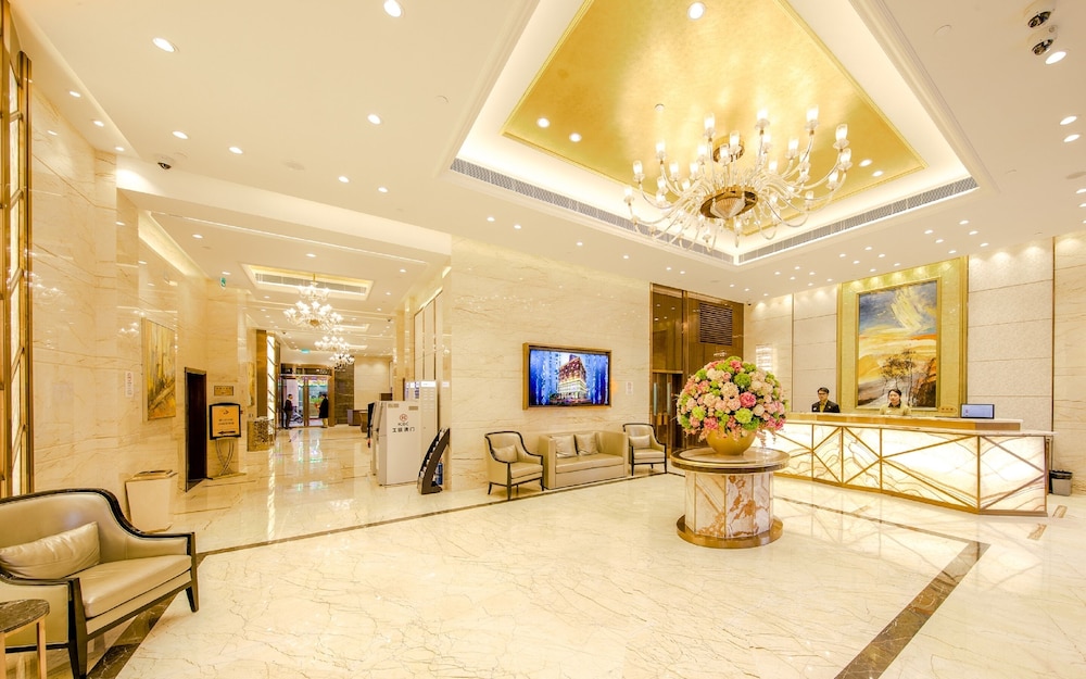 Royal Dragon Hotel 16/30