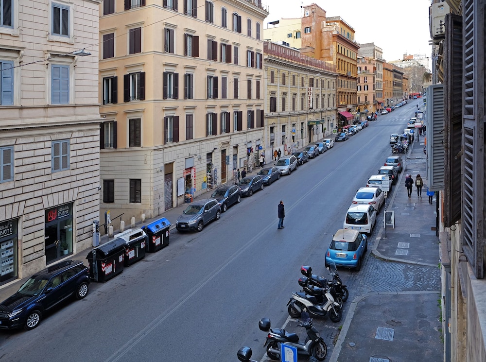 Re Monti Guesthouse 30/35