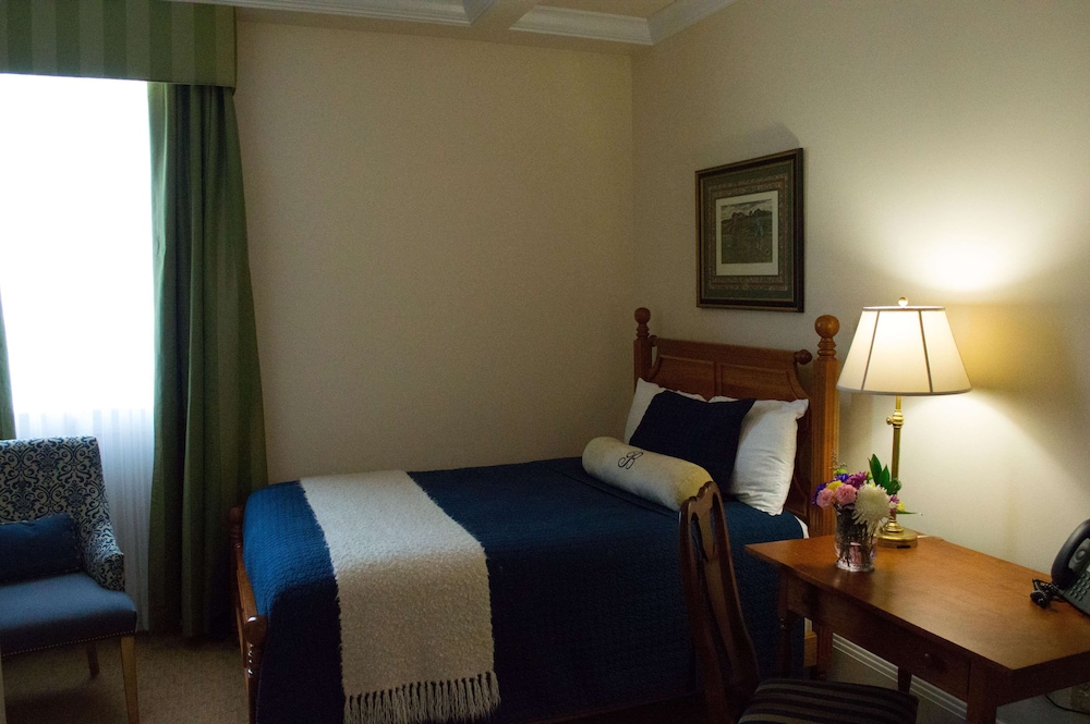 Historic Boone Tavern Hotel and Restaurant 17/69
