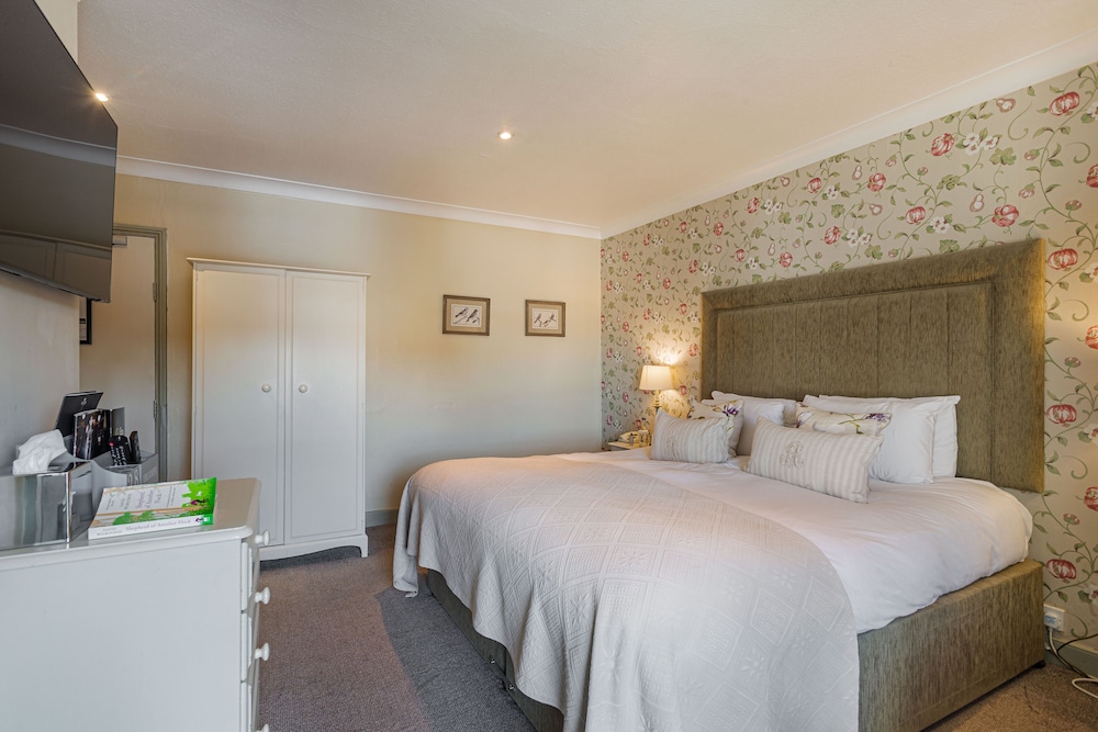The Feathers Hotel 15/50