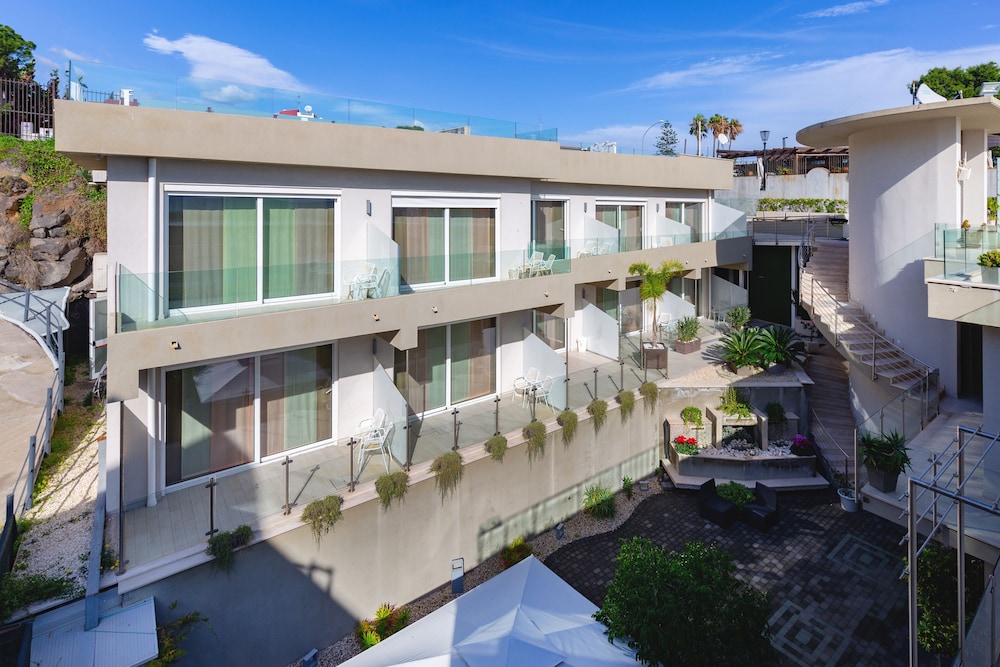 Zeus Residence Hotel 2/50