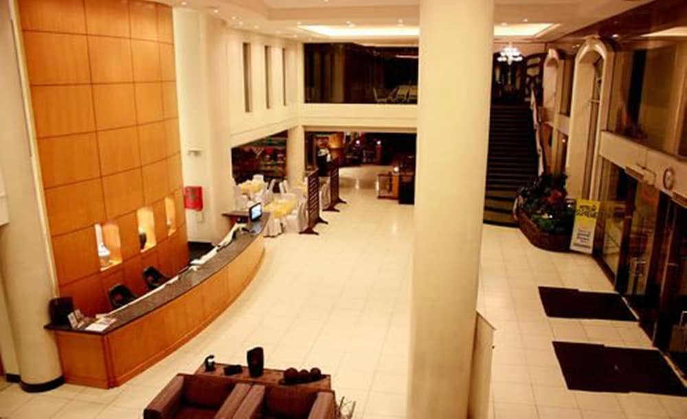 Hotel Supreme Convention Plaza 24/36