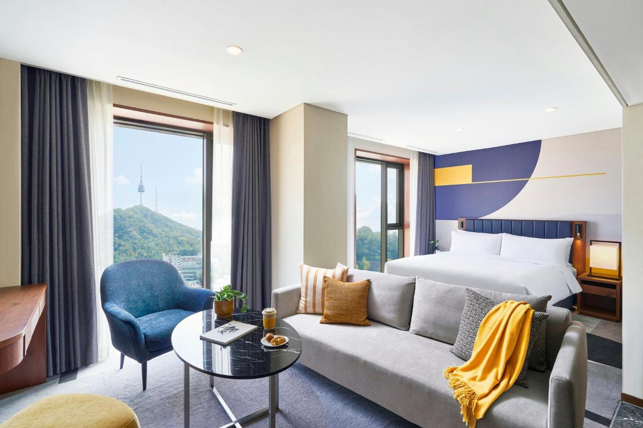 1 Bedroom, Suite, King Bed, Mountain View, Lounge Access