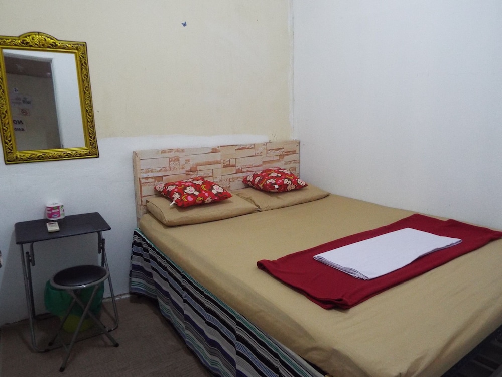 Hostel 24 11/50