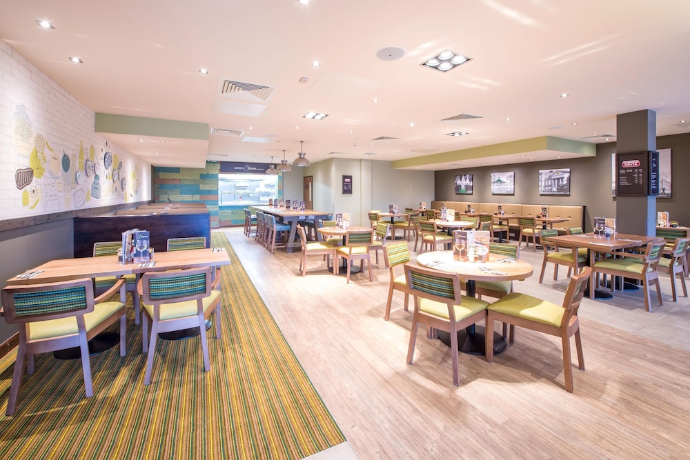 Premier Inn Basingstoke Town Centre 19/25