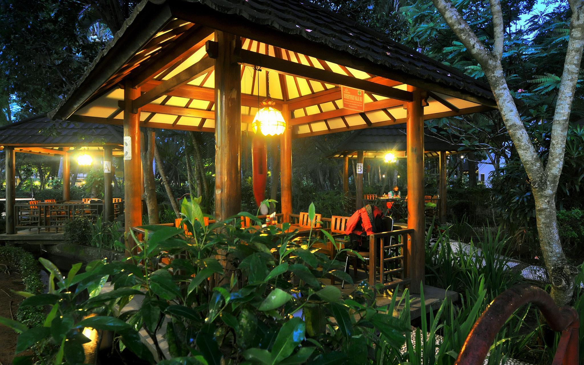 Candisari Hotel & Resto 2/28