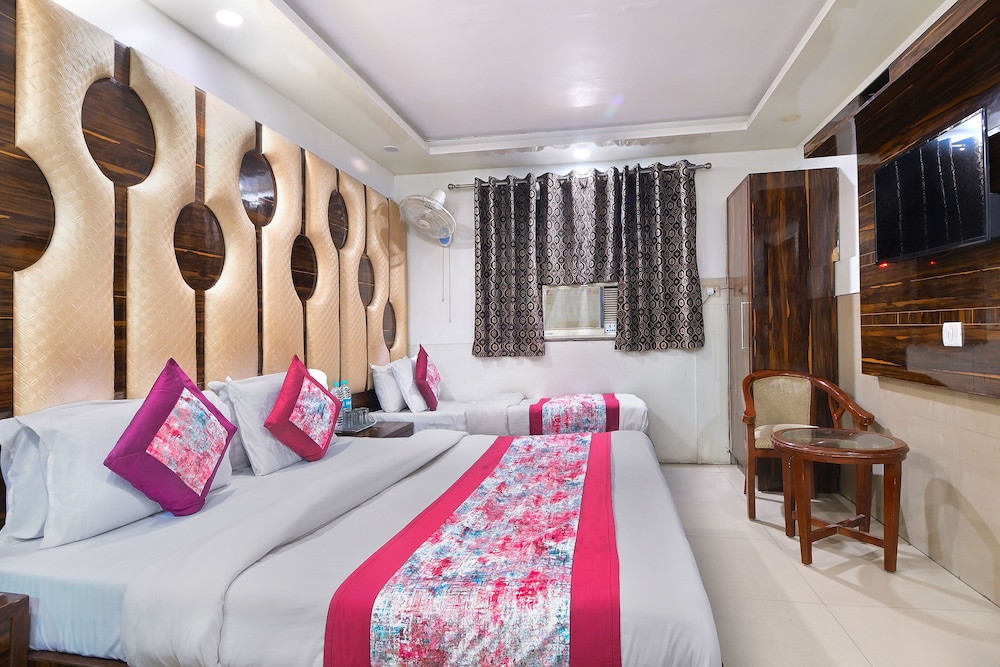 Hotel Glow Inn 24/50
