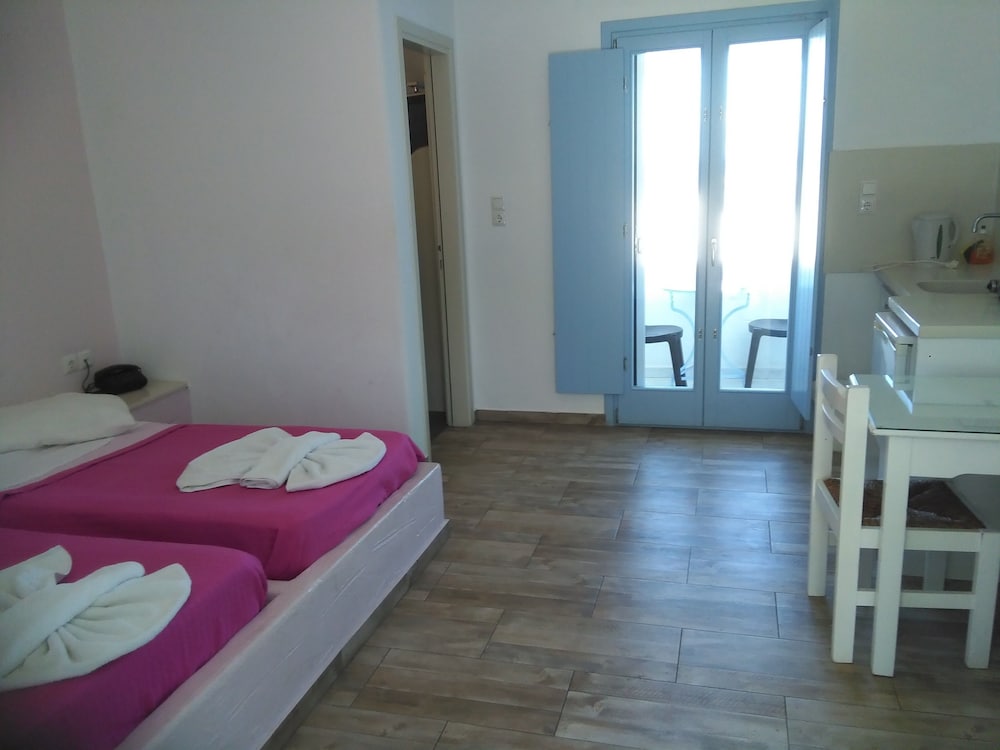 SUPERIOR, STUDIO, SEA VIEW