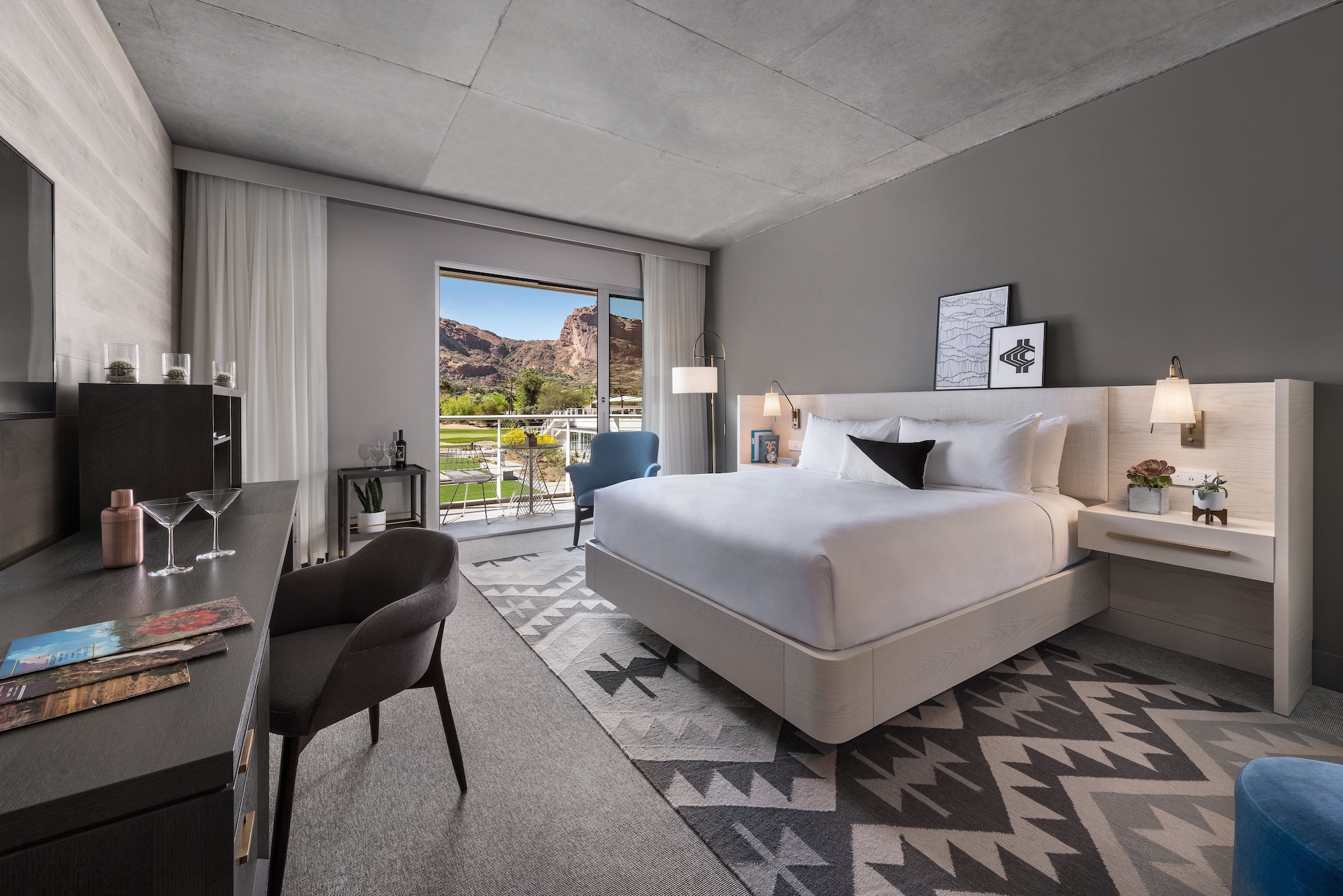 Mountain, Premium, King Bed, Mountain Shadows 6/10