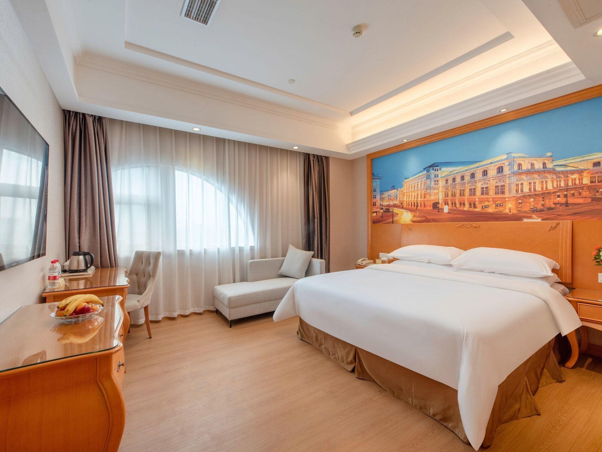 Leisure, King Bed