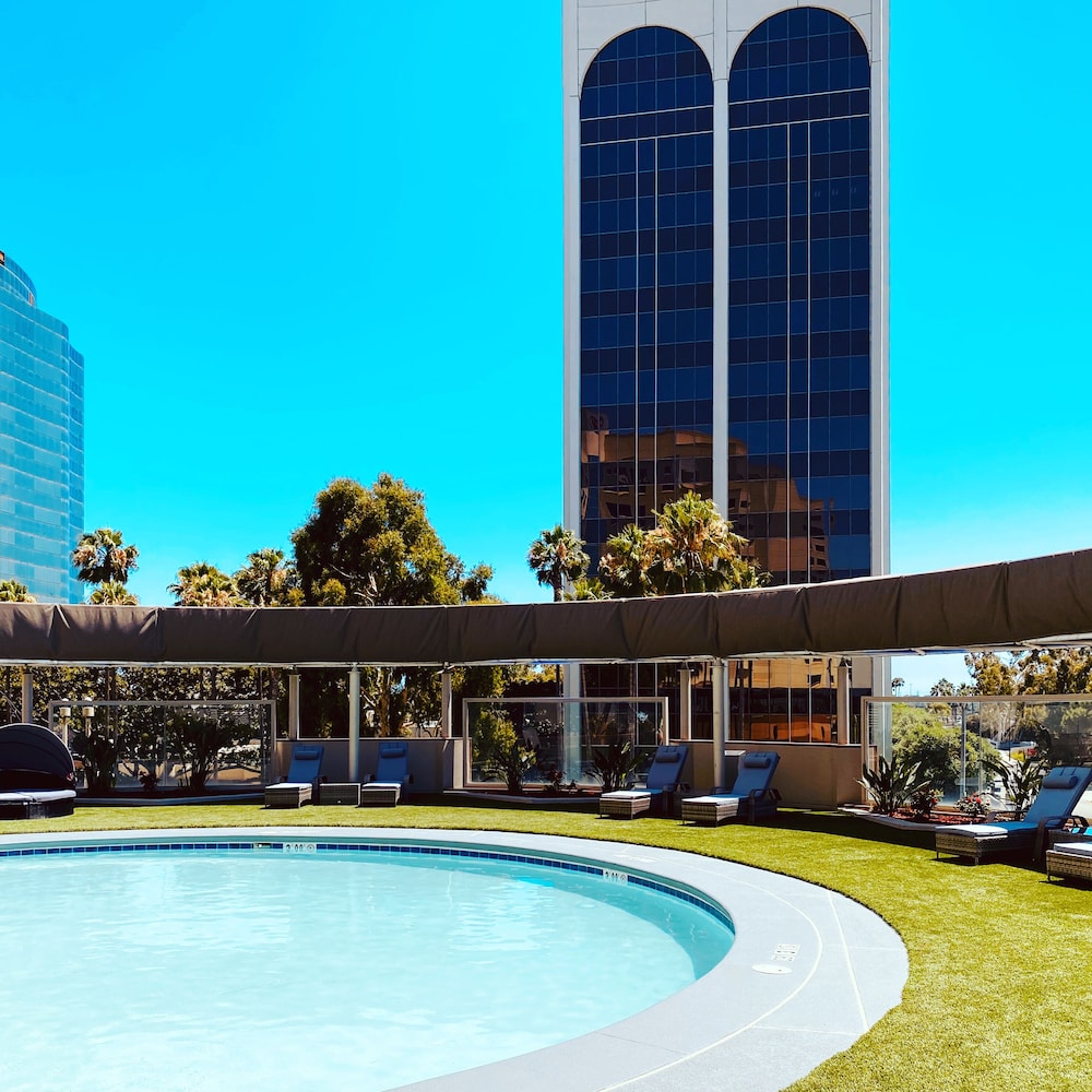 Hilton Long Beach 10/85