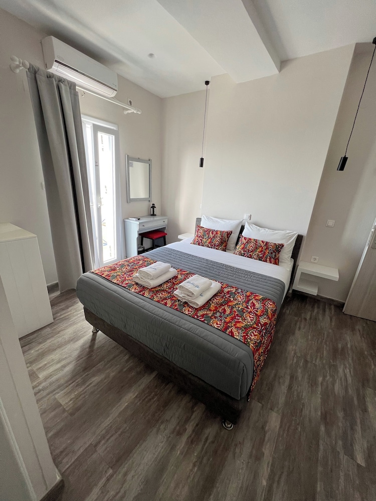 Galini Oia - Adults Only 14/77