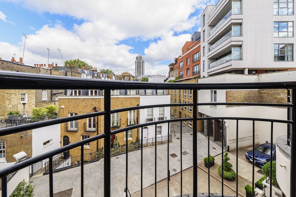 Cheval Knightsbridge 46/50