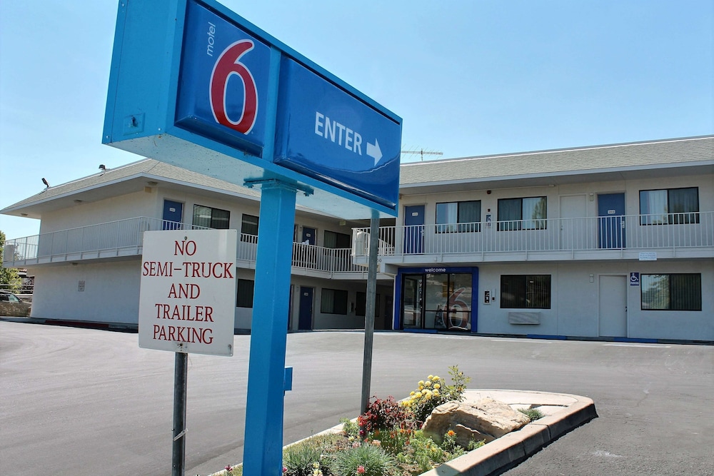 Motel6 Atascadero, CA 6/42