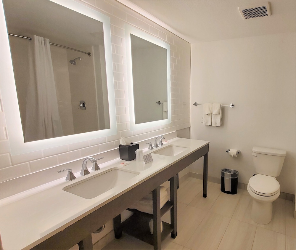 Comfort Inn & Suites Panama City Beach - Pier Park Area 55/61