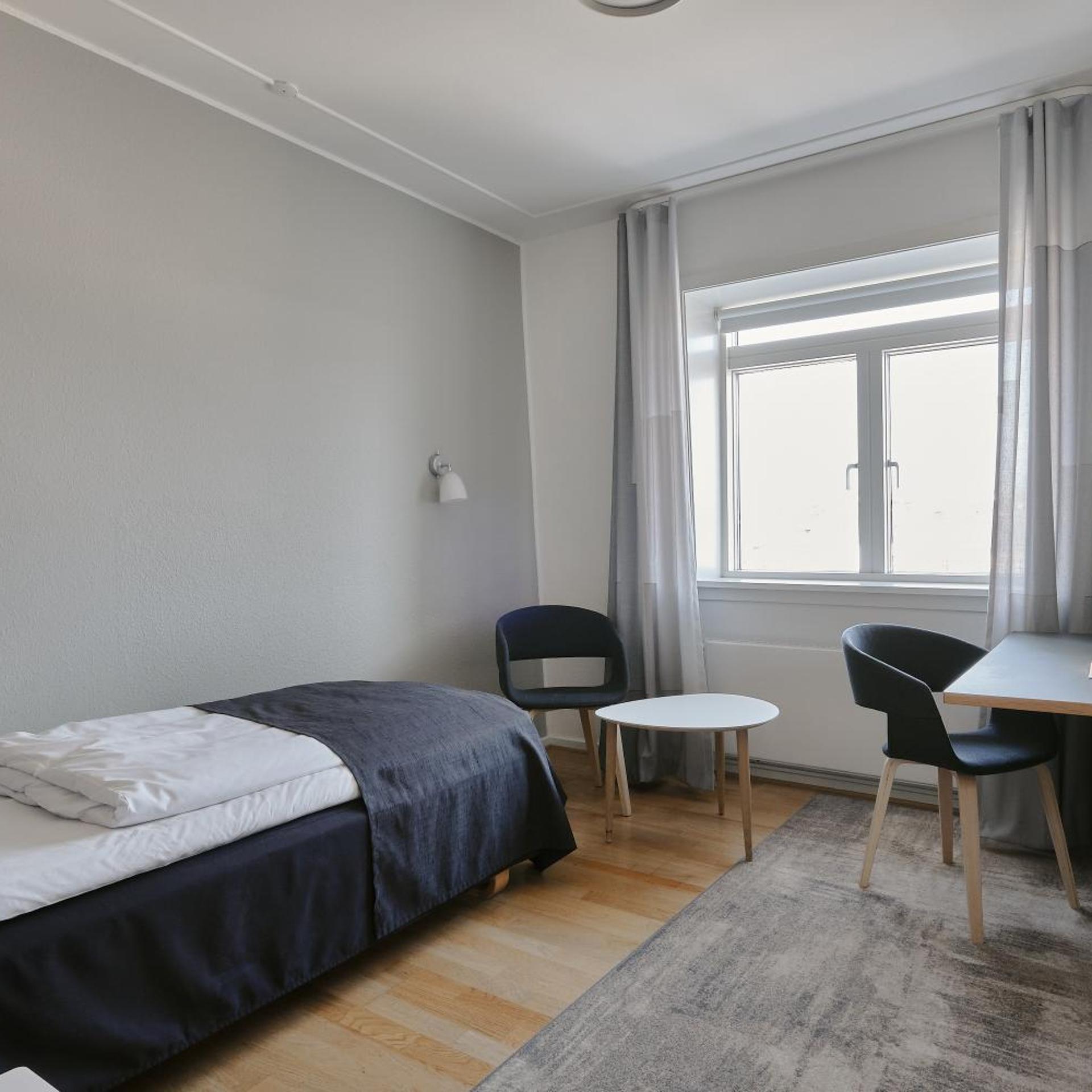 Room, Single