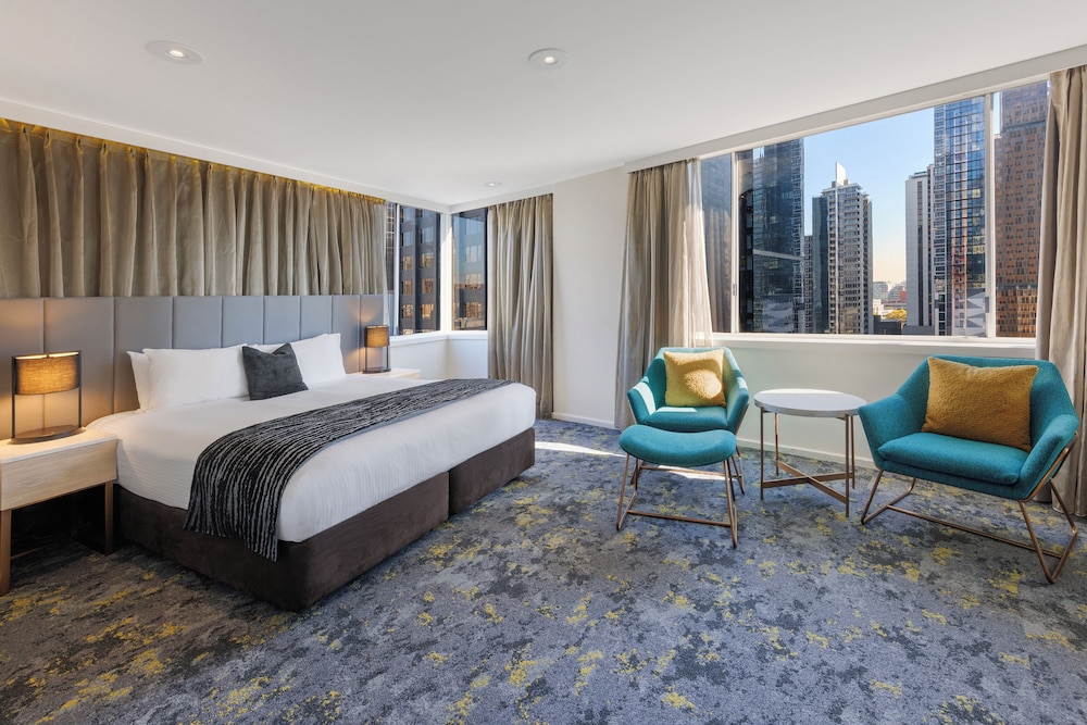 PREMIER, KING BED