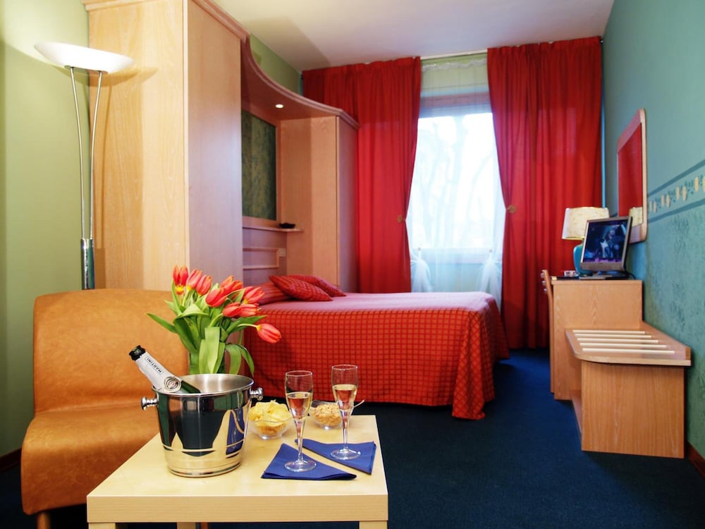 Meridiana Hotel 42/56