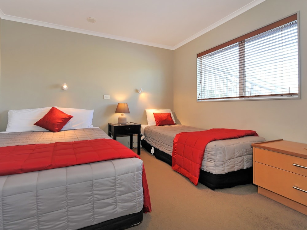 MOHUA MOTELS 14/52